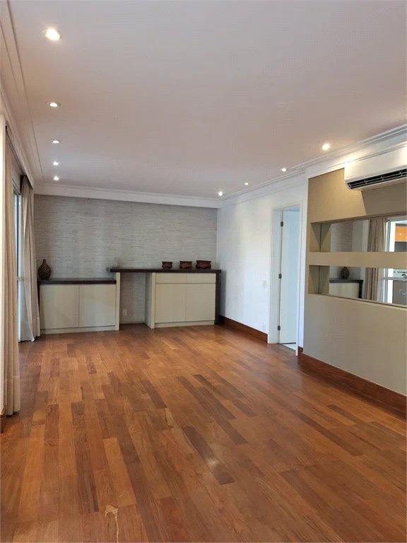 Apartamento à venda com 4 quartos, sendo 3 suítes, em Vila Gertrudes, São Paulo, SP