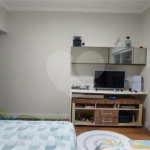Casa para alugar com 4 quartos, sendo 3 suítes,  no condomínio Figueira Garden, Atibaia - SP