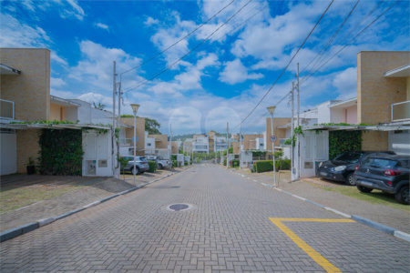 Casa à venda com 3 quartos, sendo 1 suíte,  no condomínio Queluz Vita - Casas, Cotia - SP