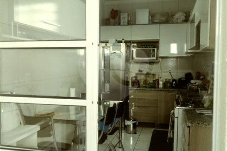 Casa à venda com 2 quartos, sendo 1 suíte, no condomínio Jardim Débora, Poá - SP
