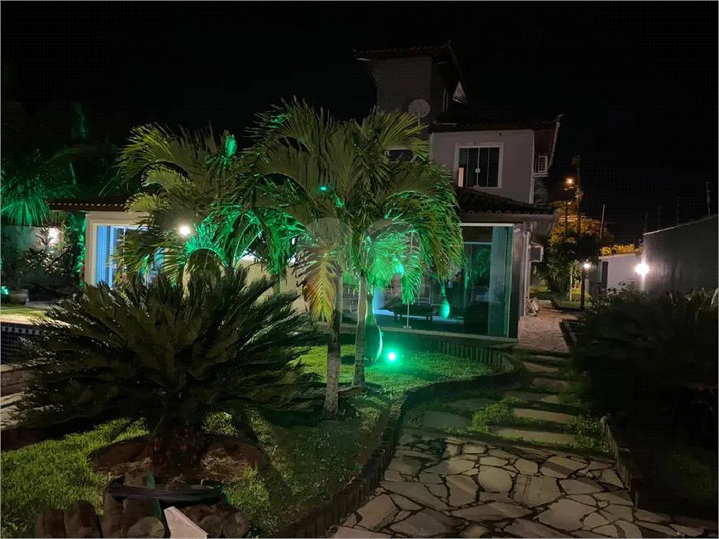 Casa à venda com 4 quartos, sendo 3 suítes,  em Praia Rasa, Armação dos Búzios, RJ