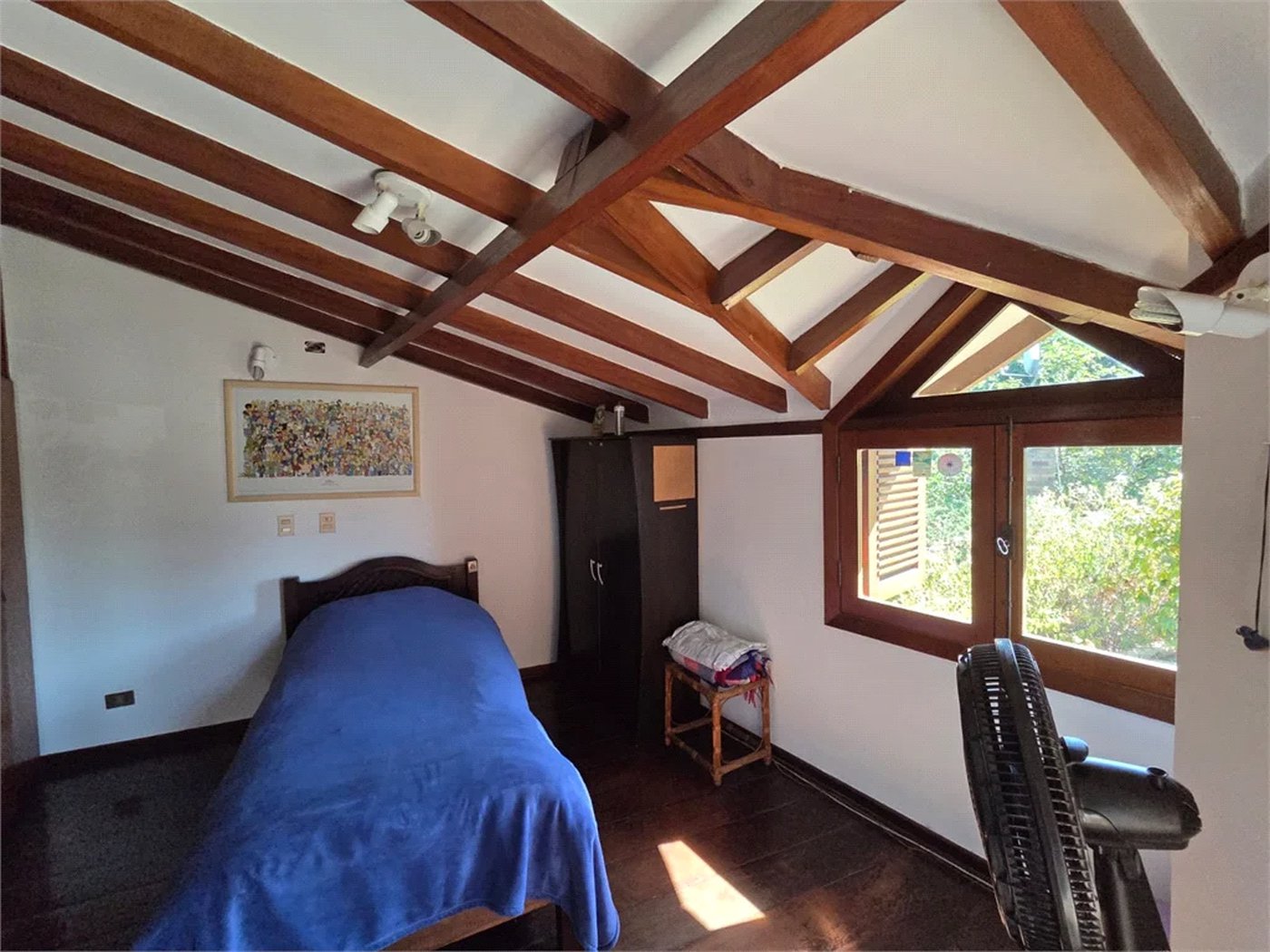 Casa à venda com 4 quartos, sendo 2 suítes, em Cidade São Francisco, São Paulo, SP