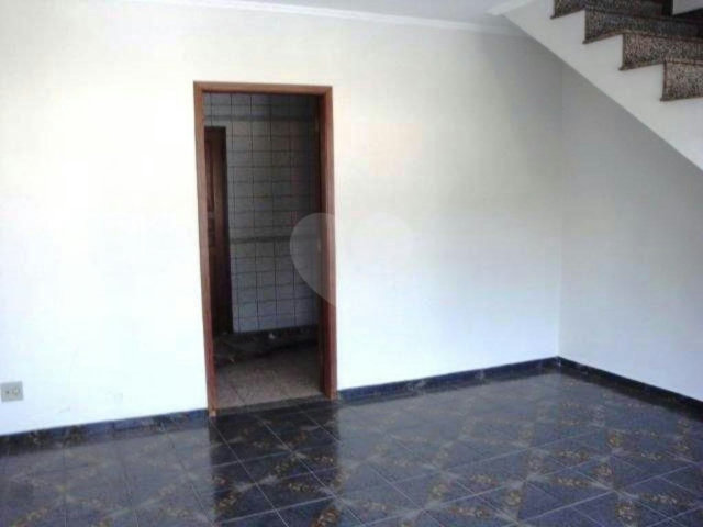 Sobrado à venda com 2 quartos em Vila Nivi, São Paulo, SP