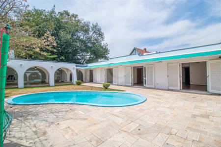 Casa Térrea à venda com 5 quartos, sendo 2 suítes, em Jardim Marajoara, São Paulo, SP