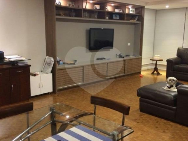 Apartamento à venda com 4 quartos, sendo 2 suítes,  em Jardim América, São Paulo, SP