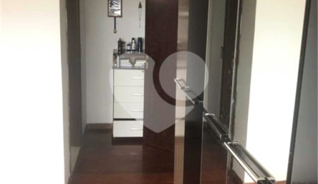 Casa à venda com 3 quartos, sendo 1 suíte,  no condomínio Iara Branca, Mairiporã - SP