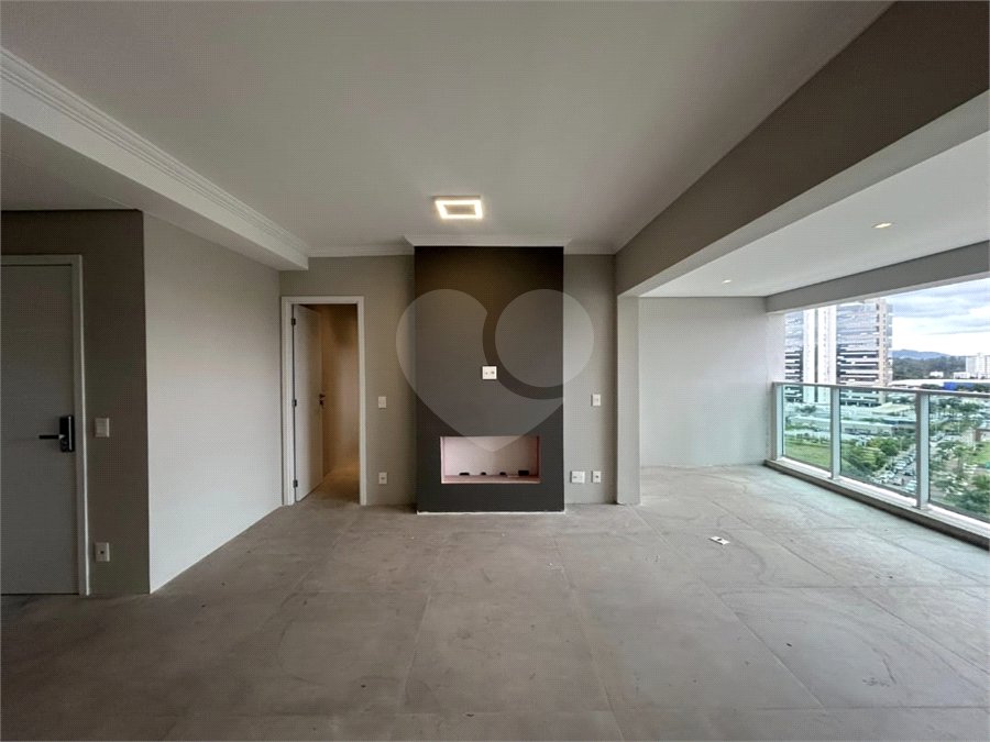 Apartamento à venda com 3 suítes em Vila Mogilar, Mogi das Cruzes, SP