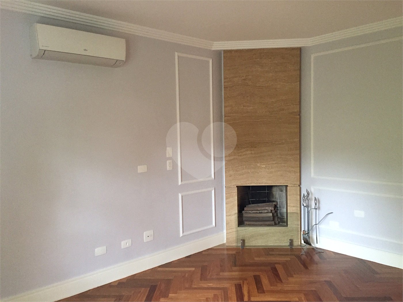 Casa à venda com 4 quartos, sendo 2 suítes, no condomínio Residencial Morumbi, São Paulo - SP