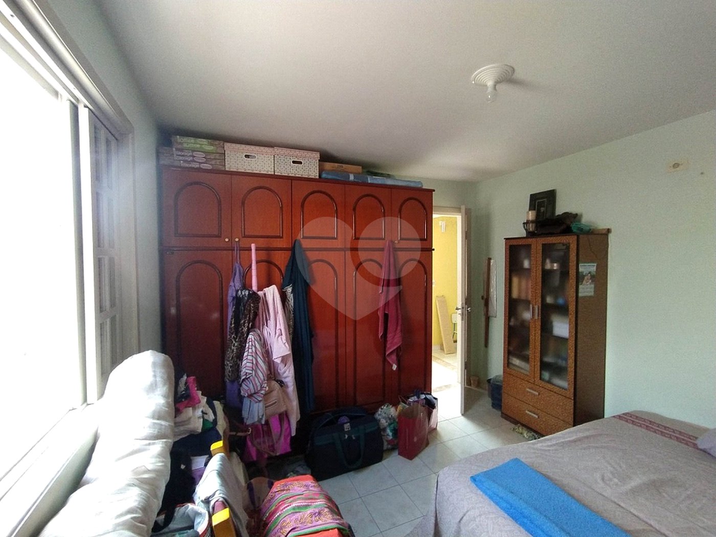 Casa à venda com 6 quartos, sendo 2 suítes, em Chora Menino, São Paulo, SP