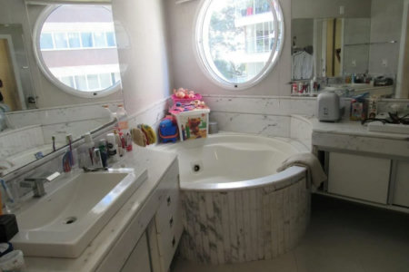 Apartamento à venda com 3 suítes em Real Parque, São Paulo, SP