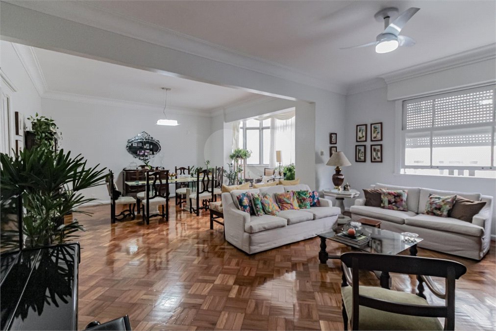 Apartamento à venda com 5 quartos, sendo 1 suíte,  em Copacabana, Rio de Janeiro, RJ