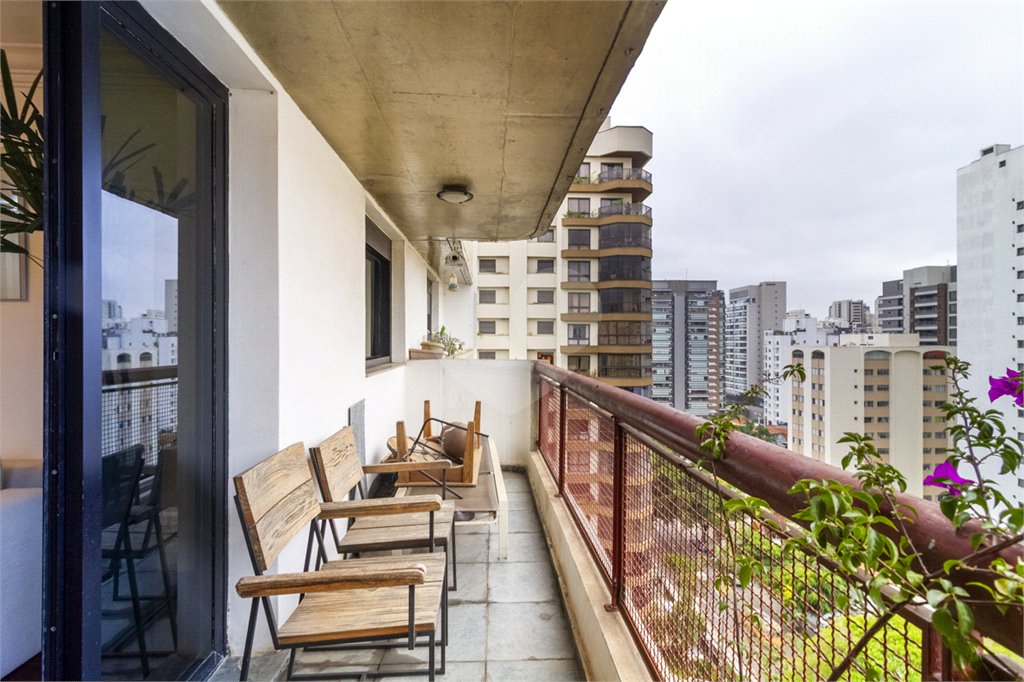 Apartamento à venda com 4 quartos, sendo 1 suíte, em Indianópolis, São Paulo, SP