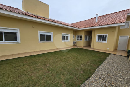 Casa à venda com 3 quartos, sendo 1 suíte,  no condomínio Golden Ville, Itapetininga - SP