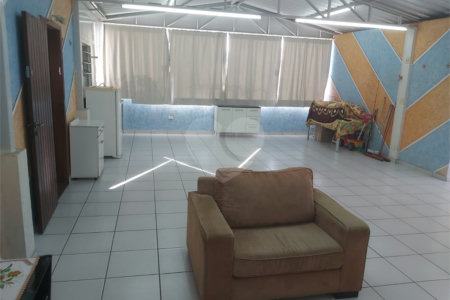 Casa de Vila à venda com 4 quartos, sendo 1 suíte, em Vila Medeiros, São Paulo, SP