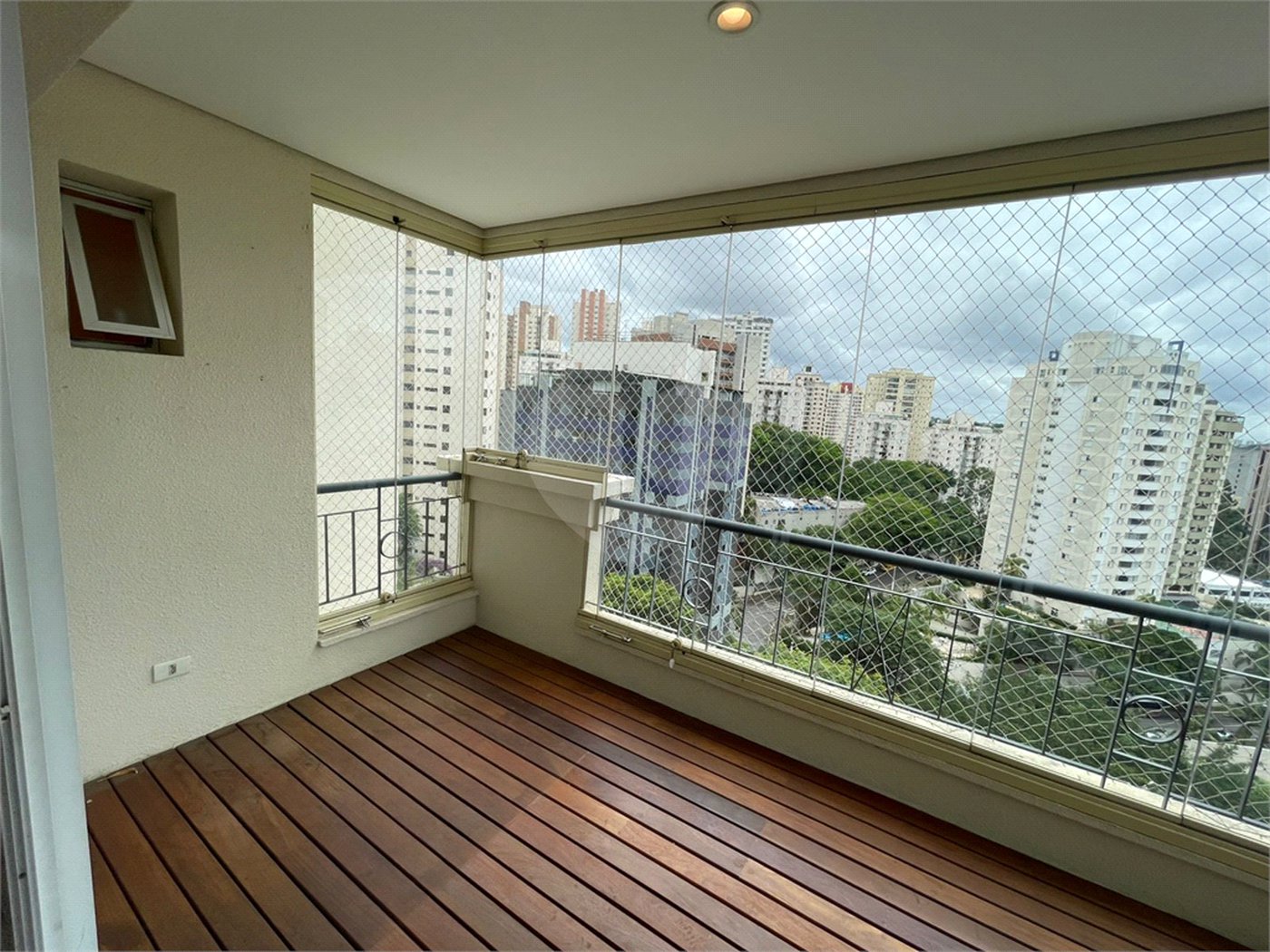 Apartamento à venda ou para alugar com 3 suítes em Vila Suzana, São Paulo, SP