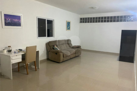 Casa à venda com 3 quartos, sendo 1 suíte, no condomínio Terras de Santa Adelia, Vargem Grande Paulista - SP