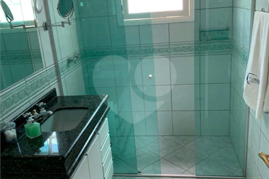 Casa à venda com 5 quartos, sendo 2 suítes, no condomínio Capela do Barreiro, Itatiba - SP