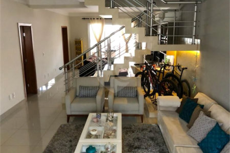 Casa à venda com 4 quartos, sendo 3 suítes, no condomínio Residencial Terra Nobre, Indaiatuba - SP