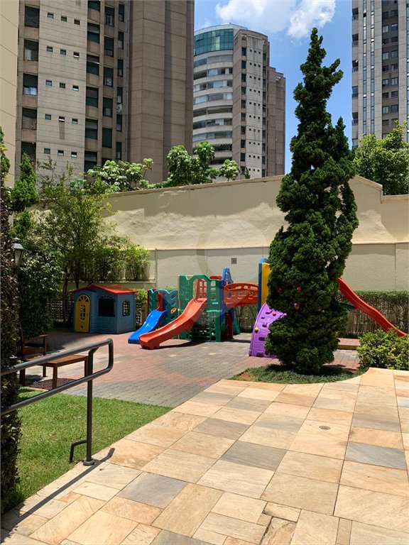 Apartamento à venda com 2 quartos, sendo 1 suíte,  em Indianópolis, São Paulo, SP