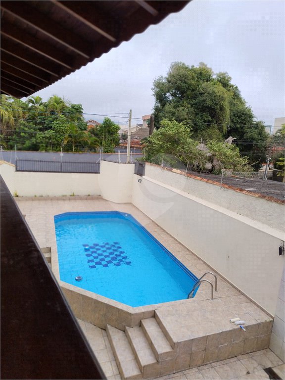 Sobrado à venda com 6 quartos, sendo 2 suítes, em Balneário Stella Maris, Peruíbe, SP