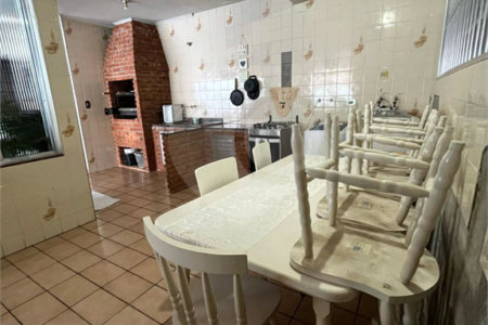 Casa à venda com 3 quartos, sendo 1 suíte,  em Jardim Casablanca, São Paulo, SP