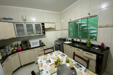 Sobrado à venda com 4 quartos em Jardim Santa Luzia de Poa, Itaquaquecetuba, SP