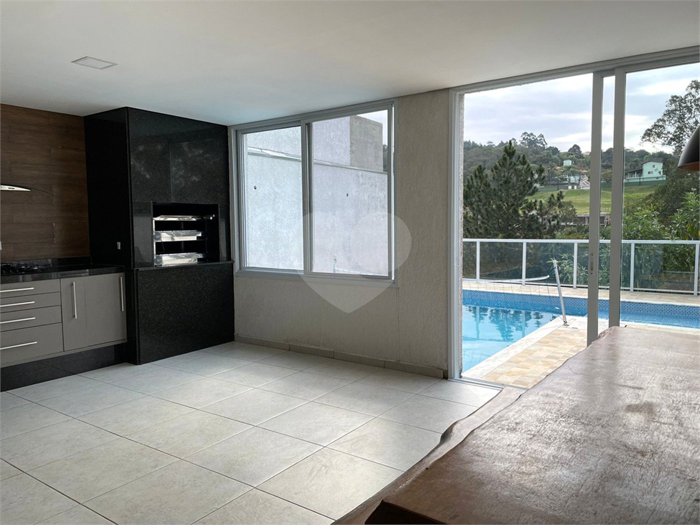 Casa à venda com 4 suítes em Suru, Santana de Parnaíba, SP