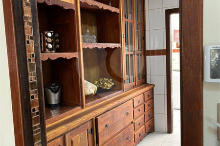 Casa Térrea à venda com 5 quartos, sendo 3 suítes,  em Vila Oliveira, Mogi das Cruzes, SP