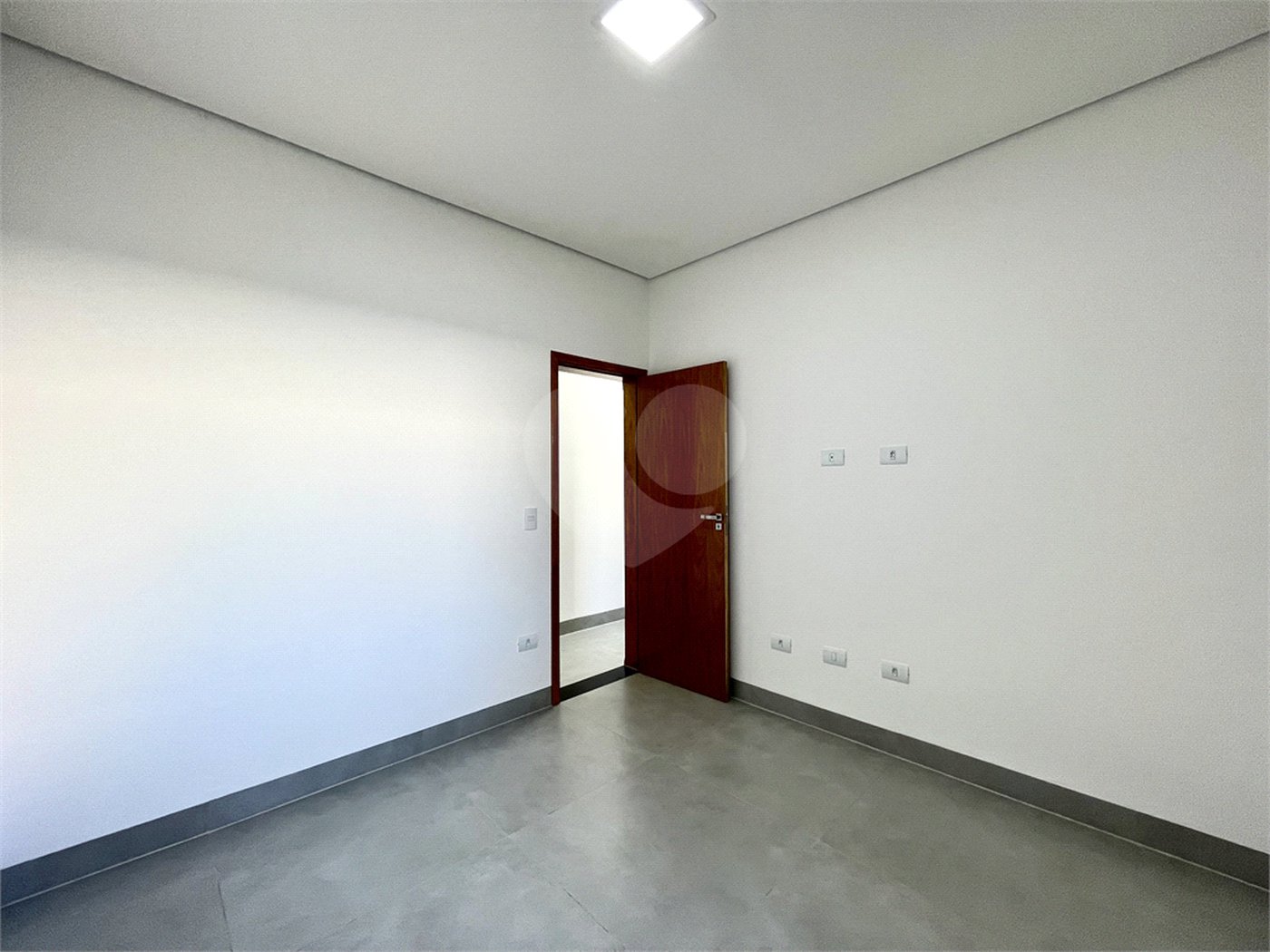 Casa à venda com 3 quartos, sendo 1 suíte,  no condomínio Residencial Villagio Wanel, Sorocaba - SP