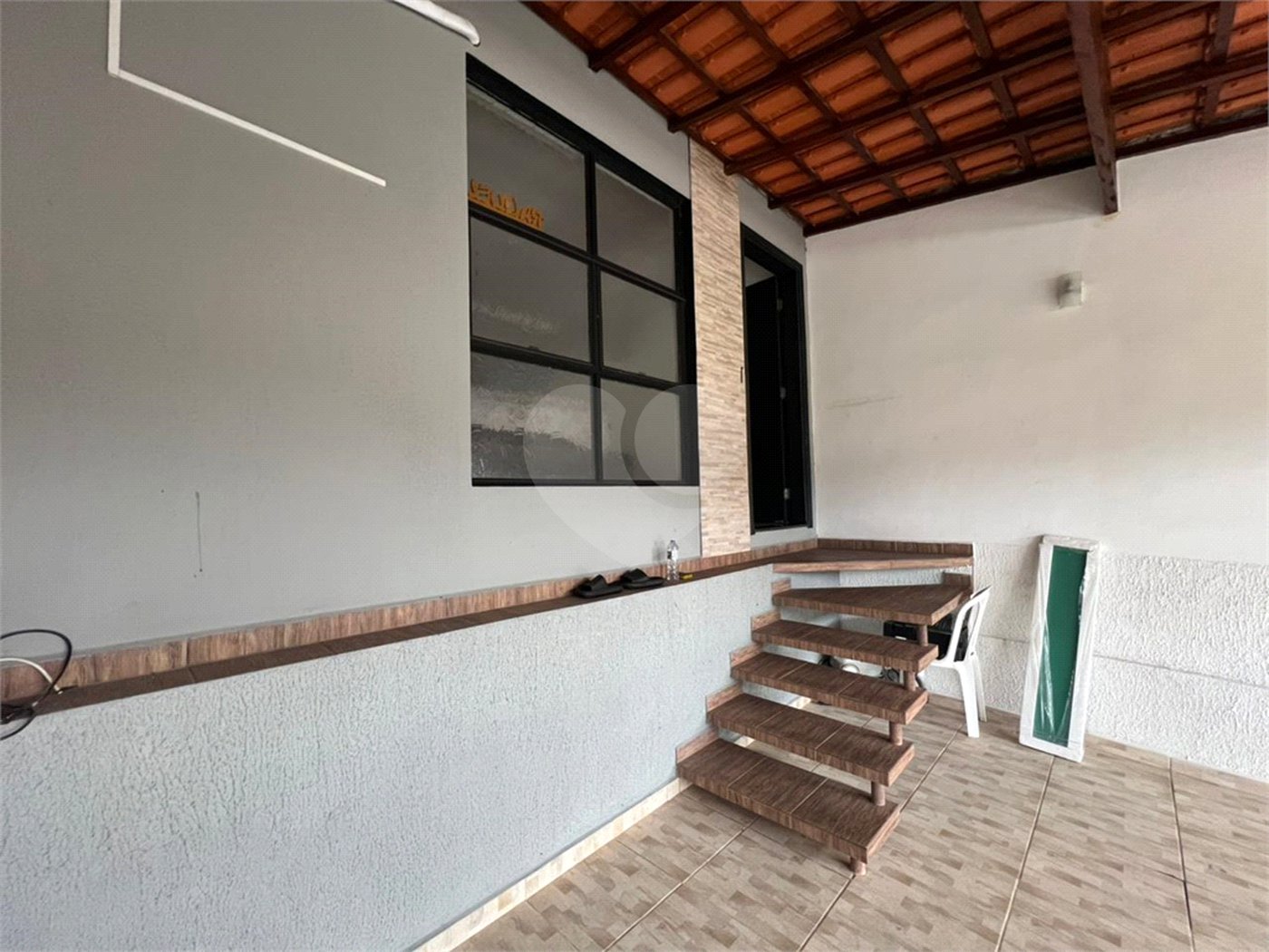 Sobrado à venda com 3 quartos, sendo 1 suíte, em Lopes de Oliveira, Sorocaba, SP