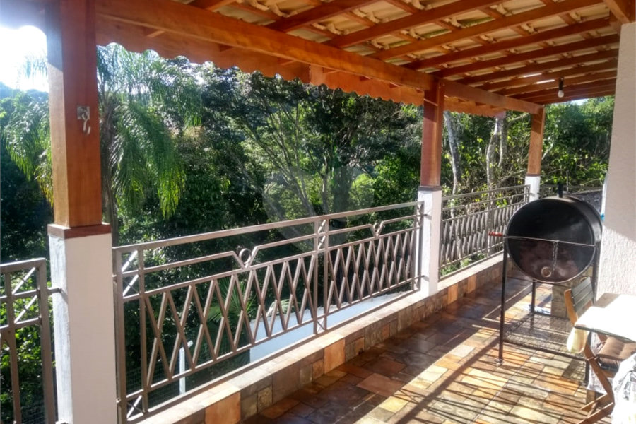 Casa à venda com 3 quartos, sendo 1 suíte, no condomínio Alpes de Mairiporã, Mairiporã - SP