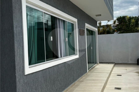 Casa à venda com 4 quartos, sendo 2 suítes, em Peró, Cabo Frio, RJ