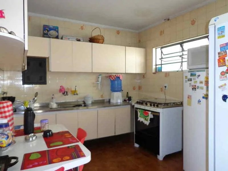 Casa à venda com 3 quartos, sendo 1 suíte, em Jardim Londrina, São Paulo, SP