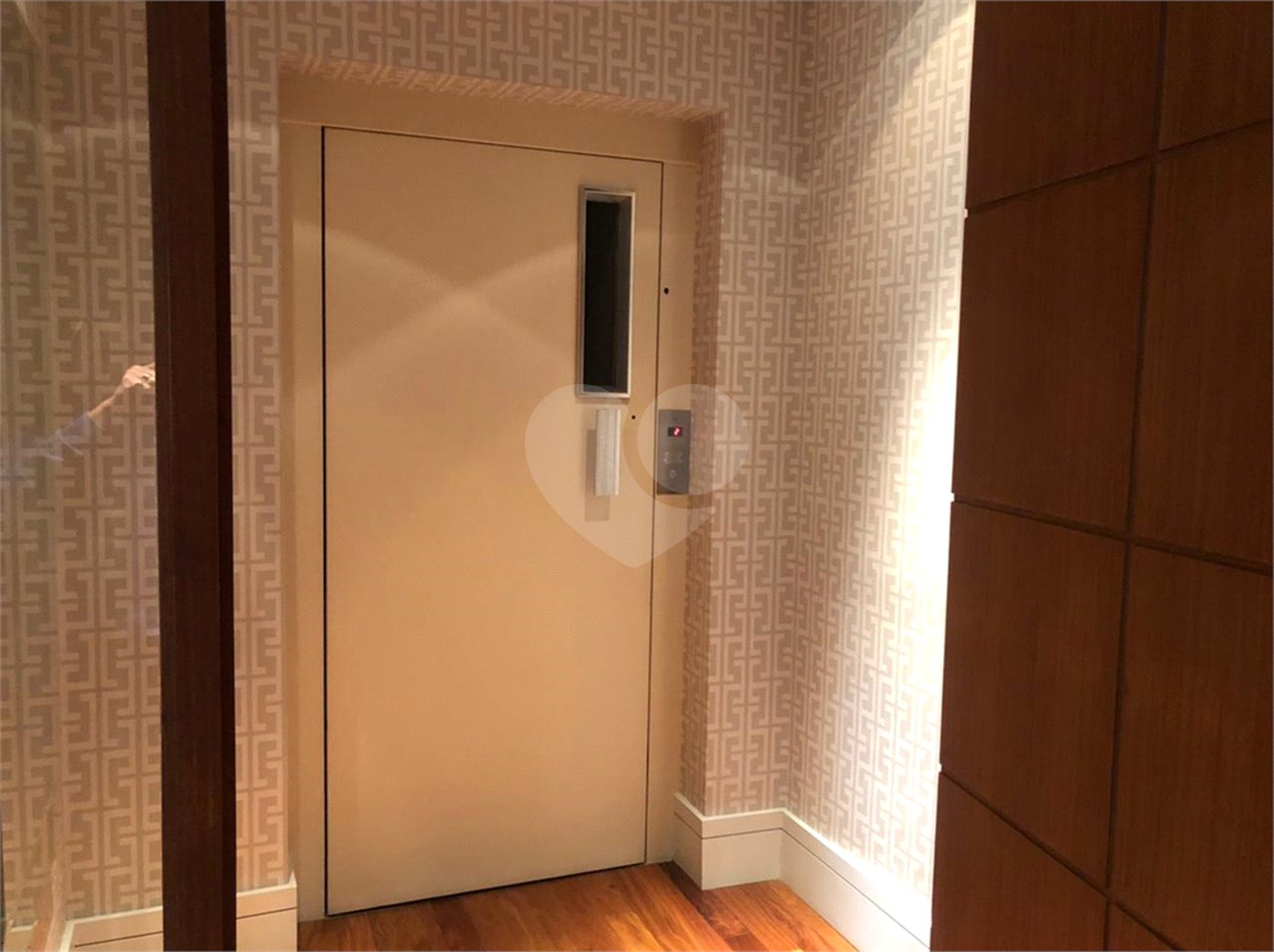 Apartamento à venda com 4 quartos, sendo 3 suítes, em Alto da Boa Vista, São Paulo, SP