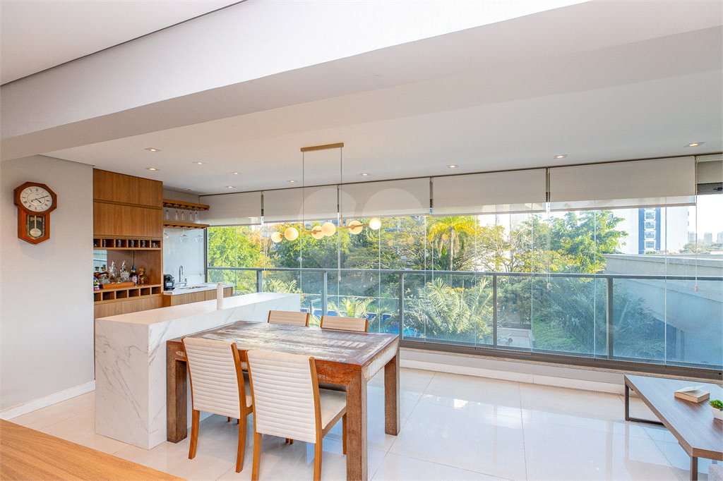 Apartamento à venda com 3 quartos, sendo 1 suíte, em Chácara Santo Antônio (zona Sul), São Paulo, SP