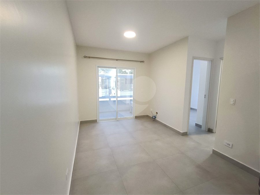 Apartamento à venda com 2 quartos em Estação, São Roque, SP