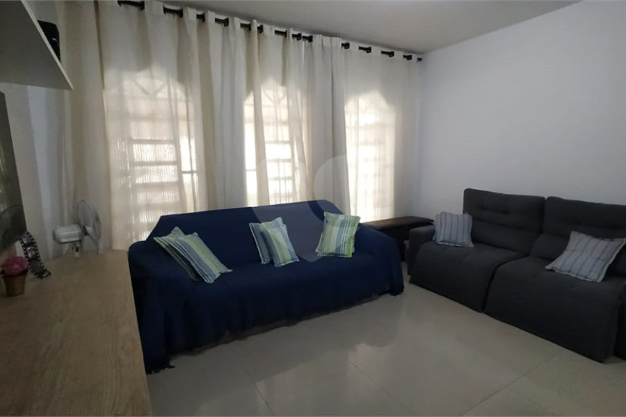 Sobrado à venda com 3 quartos, sendo 1 suíte, em Jardim Tabatinga, Guarulhos, SP