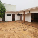 Sobrado à venda ou para alugar com 4 quartos, sendo 2 suítes, no Centro, Araraquara, SP