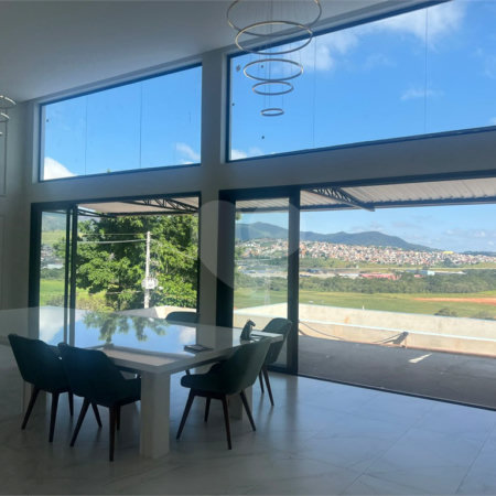 Casa à venda com 3 quartos, sendo 2 suítes,  no condomínio Residencial Alto da Floresta, Bom Jesus dos Perdões - SP