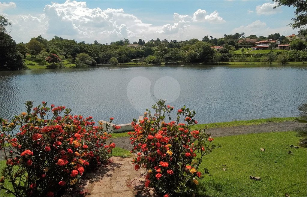 Casa à venda com 4 quartos, sendo 2 suítes,  no condomínio Acmti - Colinas do Mosteiro, Terras de Itaici e Recanto dos Pássaros, Indaiatuba - SP