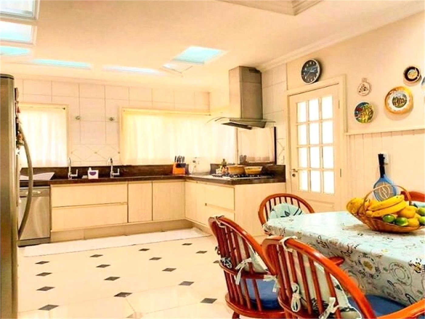 Casa à venda com 4 suítes no condomínio Granja Olga II, Sorocaba - SP