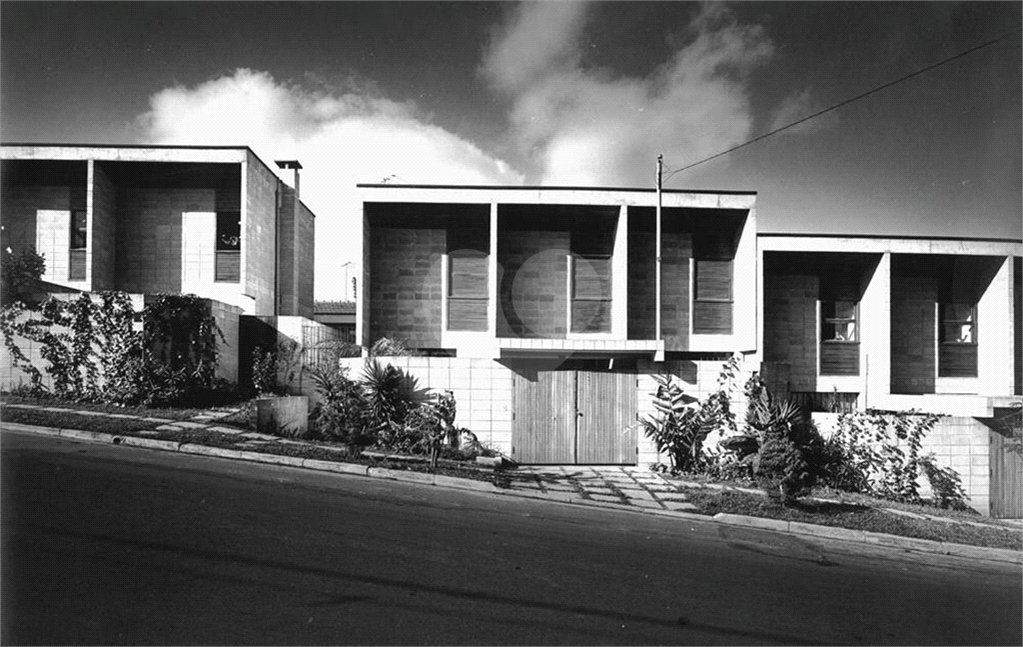 Casa à venda com 3 quartos, sendo 1 suíte, em Alto da Boa Vista, São Paulo, SP