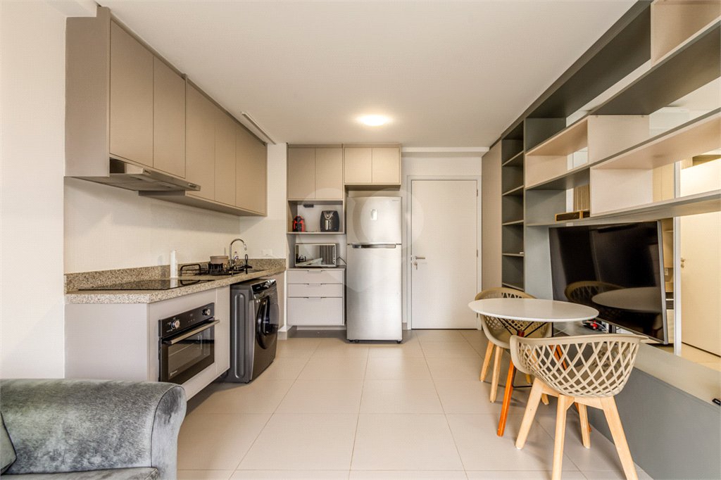 Apartamento à venda ou para alugar com 1 suíte em Jardim das Bandeiras, São Paulo, SP