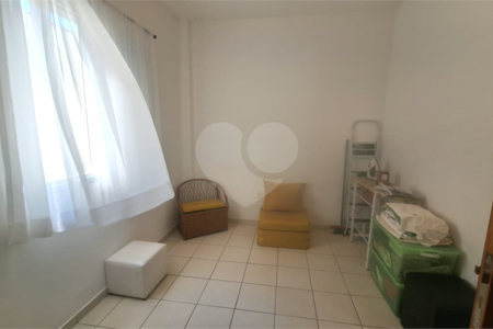 Casa à venda com 2 quartos no condomínio Karolyne, Votorantim - SP