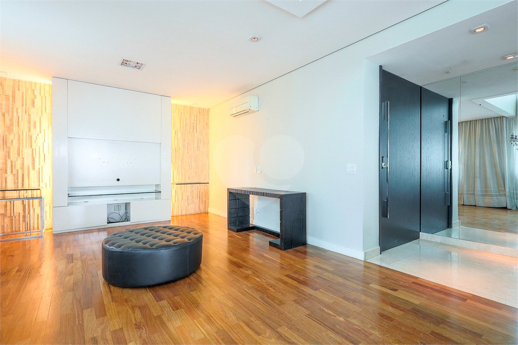 Apartamento à venda com 4 suítes,  em Jardim Paulistano, São Paulo, SP
