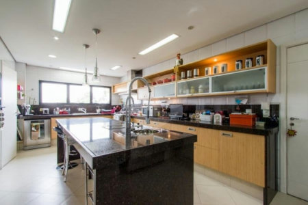 Apartamento à venda com 4 suítes em Jardim Marajoara, São Paulo, SP