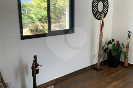 Casa à venda com 4 suítes no condomínio Vila Inglesa, Atibaia - SP