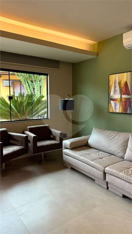 Casa à venda com 3 quartos, sendo 1 suíte, em Ferradurinha, Armação dos Búzios, RJ