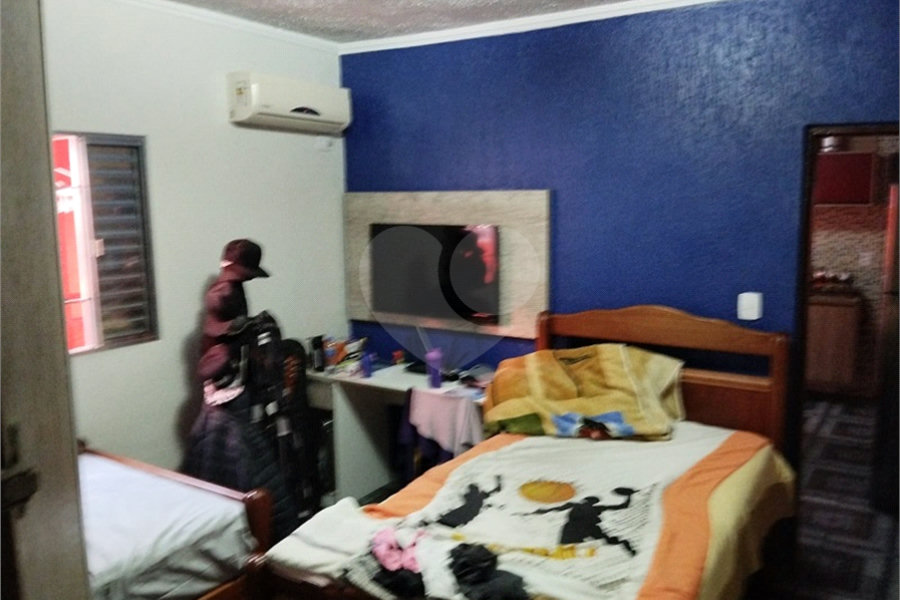 Casa à venda com 4 quartos, sendo 2 suítes, em Vila Santa Margarida, Ferraz de Vasconcelos, SP
