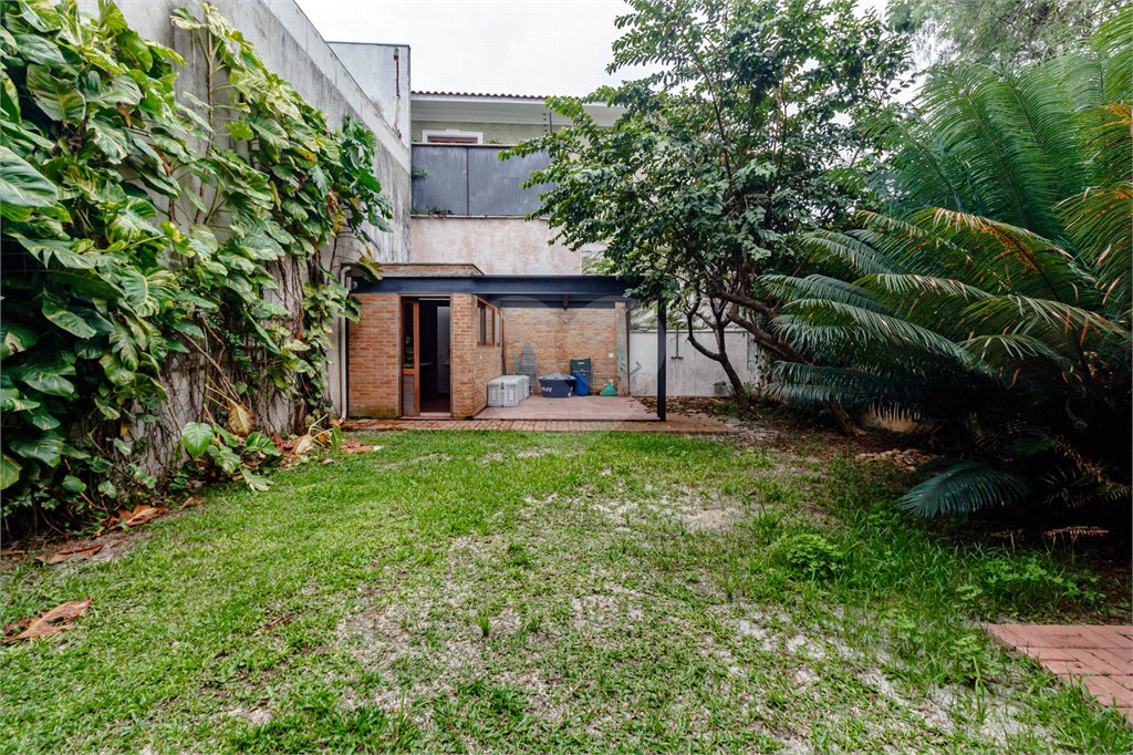 Casa à venda com 3 quartos, sendo 2 suítes, em Jardim América, São Paulo, SP